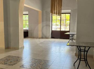 Local comercial · 325m² · 1 Estacionamiento · Local en Renta en Itzimna