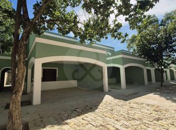 Casa · 168m² · 2 Recámaras · 2 Estacionamientos · Casa en Renta en Merida Centro
