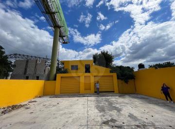 Casa · 300m² · 4 Recámaras · 5 Estacionamientos · Renta de Casa Para Negocios en Periférico Norte de 4 Habitaciones