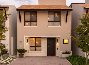 Casa de 3 habitaciones, Querétaro · Casa Venta El Refugio Torre de Piedra Jacarandas