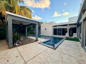 Casa · 294m² · 3 Recámaras · 2 Estacionamientos · Casa en Venta en La Rejoyada Residencial