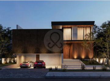 Casa en condominio · 465m² · 4 Recámaras · 2 Estacionamientos · Casa en Condominio en Venta en Yucatán Country Club