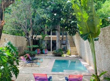 Casa · 450m² · 10 Recámaras · Casa en Venta en Merida Centro