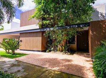 Casa · 552m² · 5 Recámaras · 3 Estacionamientos · Casa en Venta en Privada Verona de San Angelo