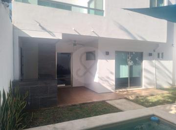 Casa · 204m² · 5 Recámaras · 2 Estacionamientos · Casa en Renta en Fraccionamiento Montecristo