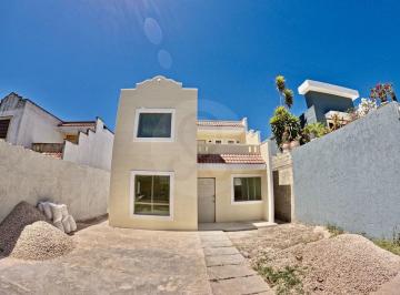 Casa · 180m² · 3 Recámaras · 2 Estacionamientos · Casa en Venta en Las Américas Mérida