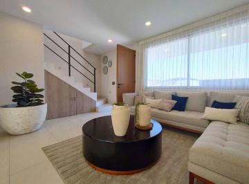 Casa de 3 habitaciones, León · Casa Nueva en Venta en Zona Este. por Punta del Este y Sierra Nogal
