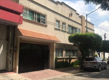 Casa de 5 habitaciones, Gustavo A. Madero · Casa Muy Amplia