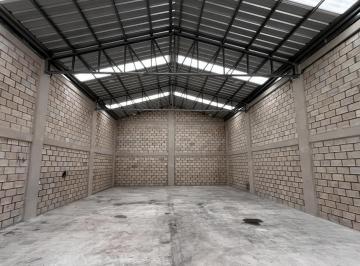 Bodega comercial · 200m² · 4 Estacionamientos · Bodega en Renta de 200 m² Cerca del Hard Rock Riviera Maya