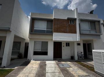 a2a29d9322cb5d6b4c8742ba0cbf70e77eaffdfa496391dc4512c661a130e75b · Casa en Renta Amueblada en El Refugio Querétaro