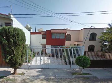 Casa de 3 habitaciones, Querétaro · Casa en Venta, Santiago de Querétaro, Querétaro, Carreteas