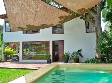 Casa en condominio de 3 habitaciones, Valle de Bravo · Hermosa Casa en Condominio de 4 Casas. Centro de Valle de Bravo.