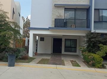 Casa · 154m² · 2 Estacionamientos · Casa Renta, Privada Orquidea Capital Norte