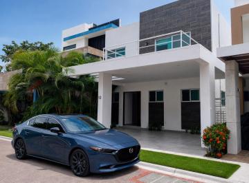Casa de 3 habitaciones, Benito Juárez · Casa en Renta en Residencial Aqua Cancún | 3 Recámaras | 2 Niveles | Alberca | Rentas Cancún.