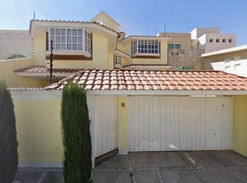Casa de 5 habitaciones, Metepec · Casa en Venta en Colonia Casa Blanca, Metepec, Estado de Mexico