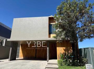 Casa de 3 habitaciones, Zapopan · Casa en Venta y Renta Puerta Las Lomas
