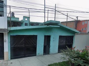 Casa de 3 habitaciones, Iztapalapa · Casa en Remate en Calle Paseo de Sicilia, Lomas Estrella 2da Sección, Iztapalapa. Cdmx.