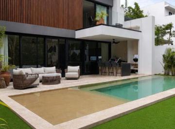 Casa de 5 habitaciones, Solidaridad · Se Renta Casa Amplia, con Alberca en Selvamar Playa del Carmen