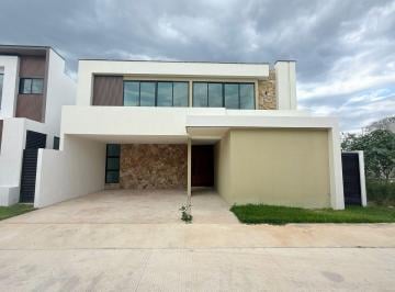 Casa de 4 habitaciones, Mérida · Casa en Venta Mérida| Parque Natura| 295 M²| 4 Recámaras