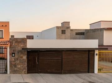 Casa de 4 habitaciones, Corregidora · Casa en Venta en Colonia Tejeda, Corregidora, Queretaro