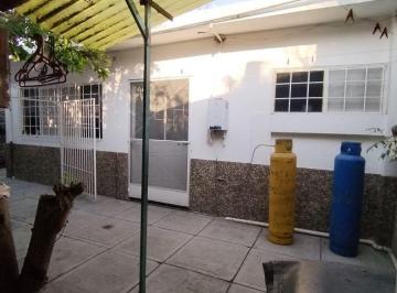 Casa de 2 habitaciones, Cuautla · Casa de 300 m² con 2 Recámaras en Venta en 3 de Mayo, Cuautla