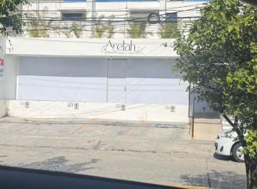 Local comercial · 460m² · 1 Estacionamiento · Renta de Local en Cancún Centro, Av Nader