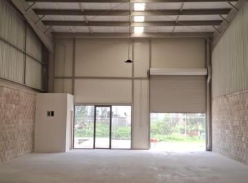 Bodega comercial · 360m² · 2 Estacionamientos · Bodega Industrial en Parque Industrial Polígono Empresarial Santa Rosa Jauregui