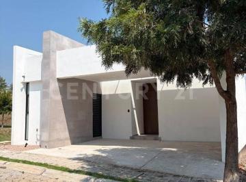 Casa · 138m² · 3 Recámaras · 2 Estacionamientos · Casa de un Piso en Venta en Parque Rodas, Lomas de Angelópolis, III, Puebla