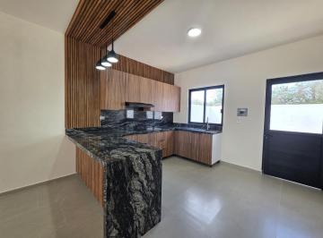Casa en condominio · 107m² · 2 Recámaras · 2 Estacionamientos · Venta Preciosa Casa 1 Planta de 2 Recamaras Equipada y con Amenidades y Vigilancia en Conkal
