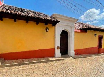 Casa de 14 habitaciones, San Cristóbal de las Casas · Propiedad Colonial en Venta en San Cristóbal de Las Casas, Chiapas