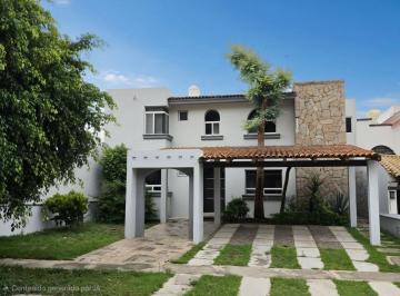 Casa de 5 habitaciones, Tlajomulco de Zúñiga · Casa en Venta en El Palomar