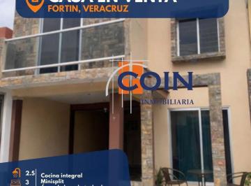 Casa de 3 habitaciones, Fortín · Casa Comoda en Venta Fracc. Cerrado