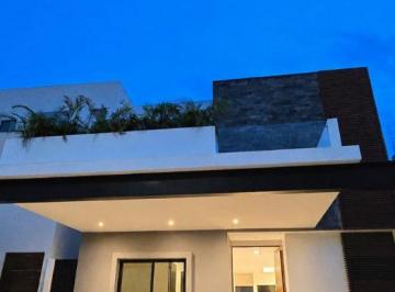 Casa de 4 habitaciones, Benito Juárez · Estrena Moderna de 4 Hab en Via Cumbres Huayacan Cancun