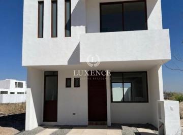 Casa · 150m² · 3 Recámaras · 2 Estacionamientos · Casa en Ciudad Maderas Residencial Querétaro en Venta