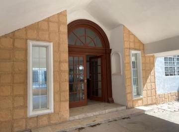 Casa · 350m² · 3 Recámaras · 3 Estacionamientos · Casa en Renta en El Campestre La Rosita Torreon Coh.