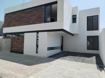 Casa de 4 habitaciones, Cuernavaca · Fraccionamiento Cerrado en Lomas de Atzingo
