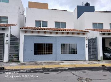 Casa · 130m² · 3 Recámaras · 2 Estacionamientos · Casa en Renta Fraccionamiento Bonanza