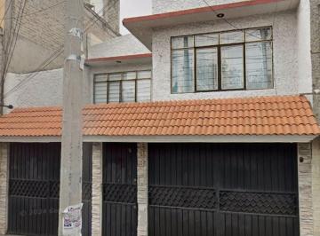 Casa de 4 habitaciones, Gustavo A. Madero · Casa en Venta en Av 499 #133, Colonia San Juan de Aragón VI Sección, Frente Al Metrobús 416