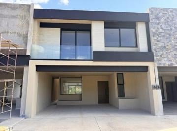 Casa · 272m² · 3 Recámaras · 2 Estacionamientos · Casa en Fraccionamiento Rios del Vergel
