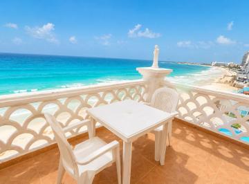 Departamento de 2 habitaciones, Cancún · Penthouse Frente Al Mar | Doble Altura | Terraza Privada | Zona Hotelera Cancún