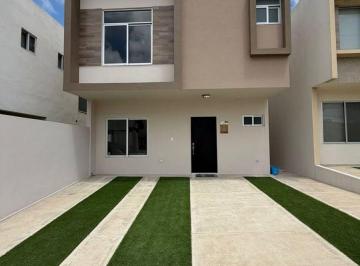 Casa de 2 habitaciones, Tijuana · En Venta Casa Separada con Patio Trasero, Aplica a Creditos.