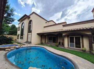 Casa en condominio de 4 habitaciones, Saltillo · Venta de Residencia en San Patricio Plus Al Norte de Saltillo