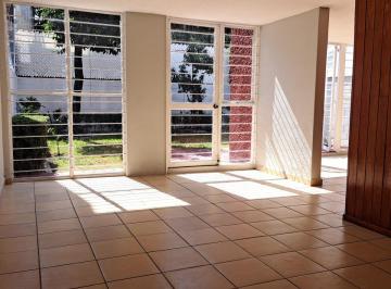 Casa · 147m² · 3 Recámaras · 1 Estacionamiento · Casa con Jardin