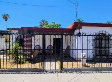 Casa de 3 habitaciones, Hermosillo · Casa en Venta en El Centro de Hermosillo, Ideal Para Departamentos, Escuela o Estancia Para Adultos