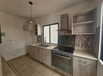 1 · Casa en Renta en San Isidro Juriquilla con Excelente Distribución y Amenidades