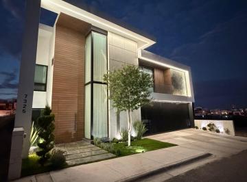 Casa · 565m² · 4 Recámaras · Casa - Lomas de San Charbel
