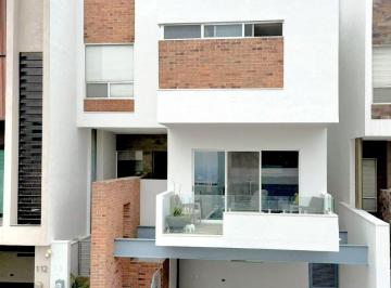 Casa de 3 habitaciones, Monterrey · Casa Amueblada con 3 Recamaras + Estudio en Privada Exclusiva con Amenidades en Cumbres Elite