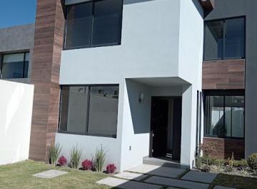 Casa · 182m² · 3 Recámaras · 2 Estacionamientos · Casa Sola en Venta en Torres Chicas San Mateo Atenco