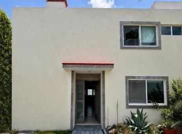 Casa · 212m² · 4 Recámaras · 4 Estacionamientos · Casa en Renta en El Refugio, Querétaro | 3 Recámaras con Baño