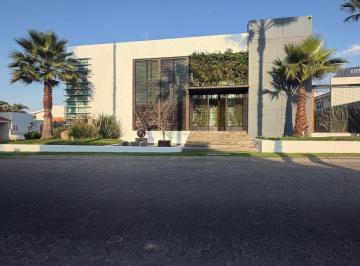 Casa en condominio de 4 habitaciones, Zapopan · Casa en Condominio con 558 m² y 4 Habitaciones en Venta y Renta en Pontevedra